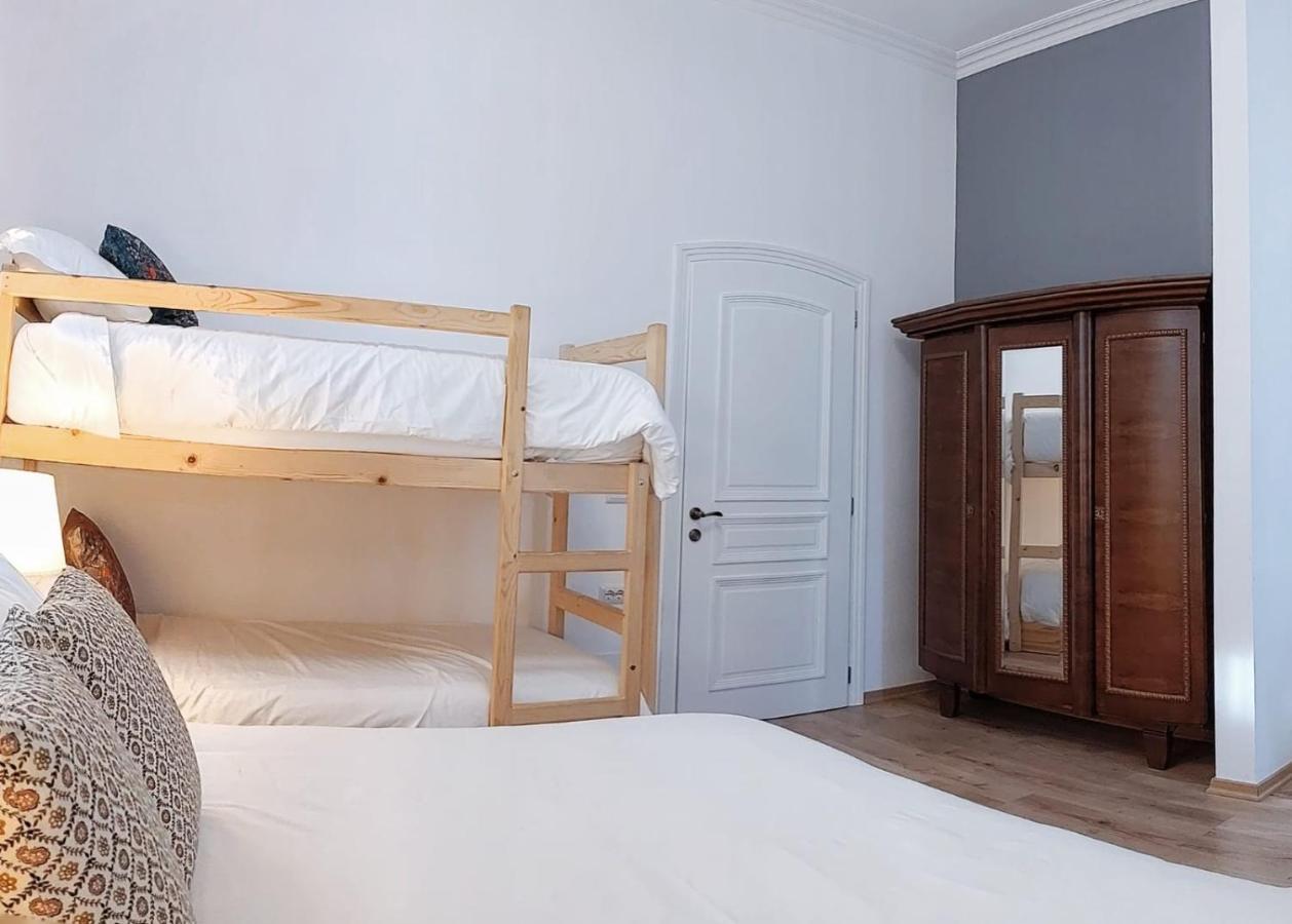 Seven Cafe & Hotel Pogradec Eksteriør billede