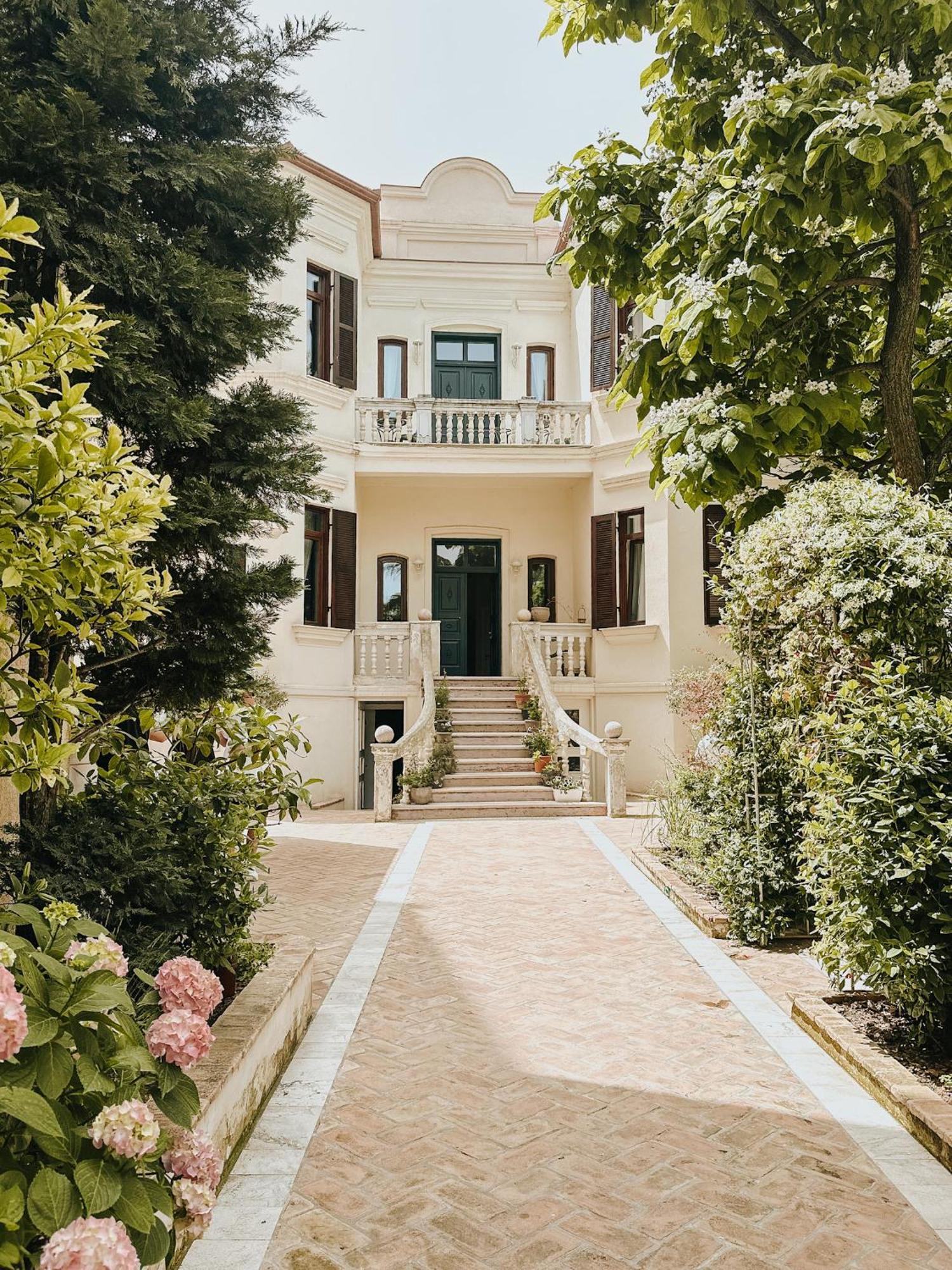Seven Cafe & Hotel Pogradec Eksteriør billede