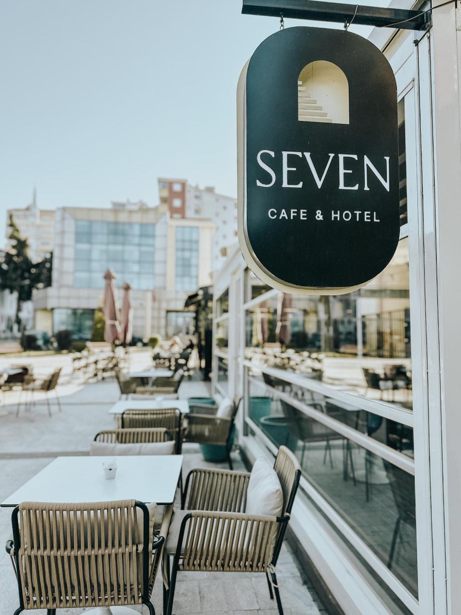 Seven Cafe & Hotel Pogradec Eksteriør billede