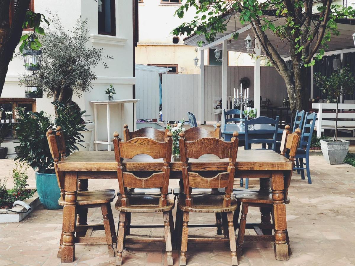 Seven Cafe & Hotel Pogradec Eksteriør billede